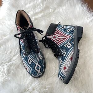 Weavers Alaska | Unisex Women’s Hiking Boots Blue Black Geometric Pattern Boho